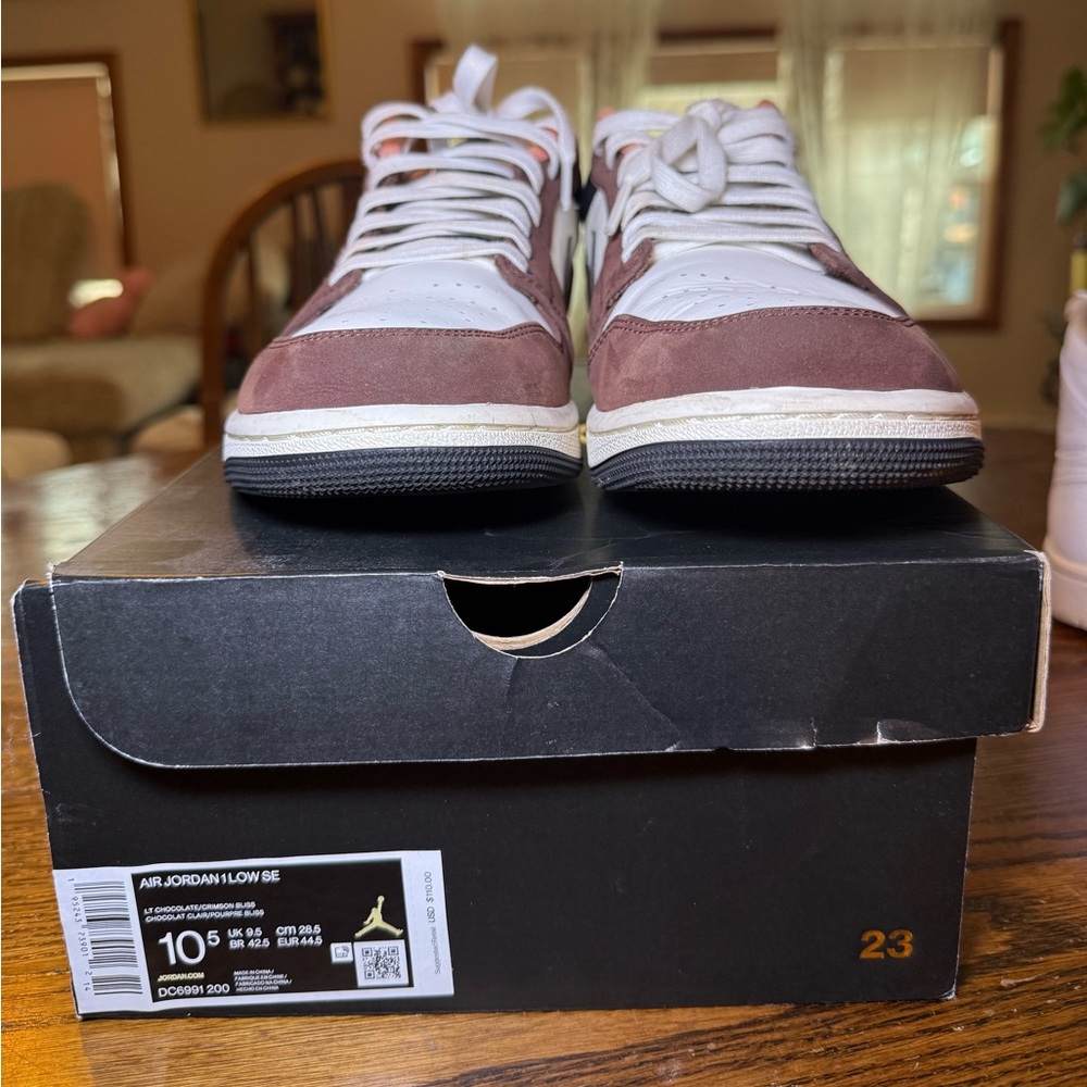Air Jordan 1 Low ‘Mocha’ - Picture 4 of 11